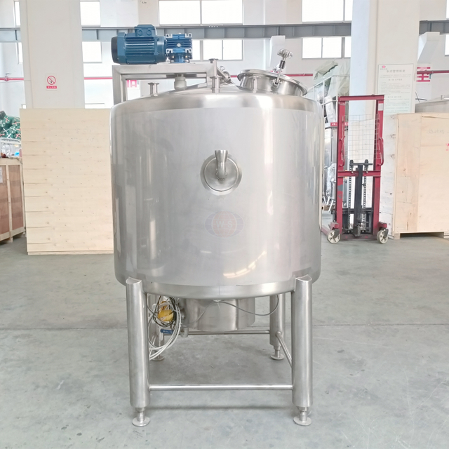 Mischbehälter aus lebensmittelechtem Edelstahl mit Rührwerk