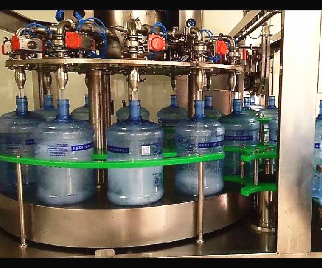 5-Gallonen-Wasserf&uuml;llleitung